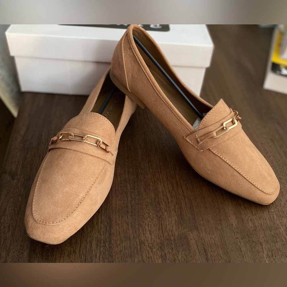 **SALE**New in Box Light Camel Flats